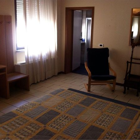 Hotel Cristallo Barga Fornaci di Barga エクステリア 写真