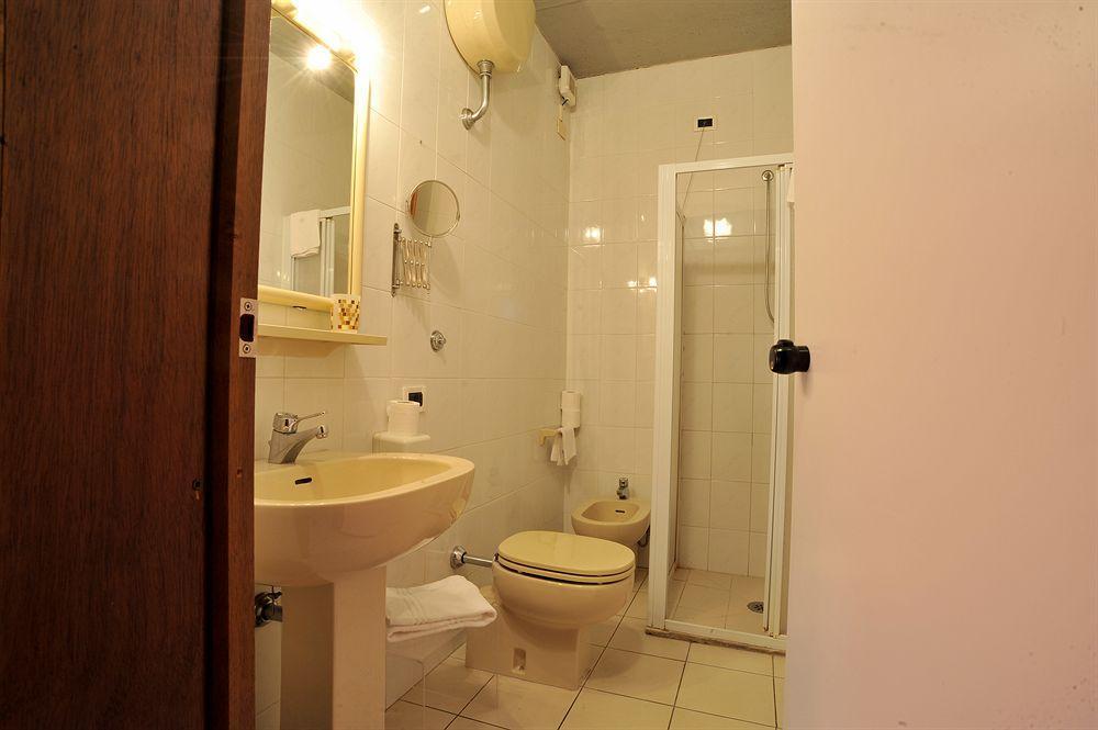 Hotel Cristallo Barga Fornaci di Barga エクステリア 写真