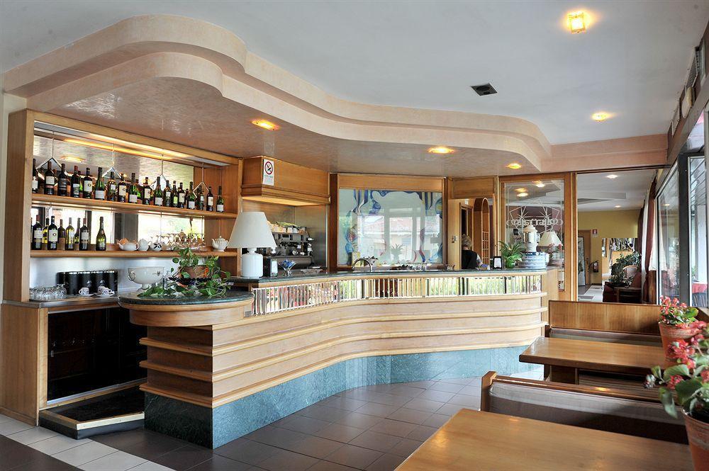 Hotel Cristallo Barga Fornaci di Barga エクステリア 写真