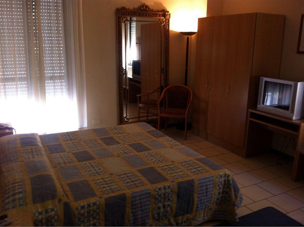 Hotel Cristallo Barga Fornaci di Barga エクステリア 写真