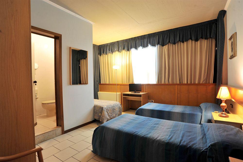 Hotel Cristallo Barga Fornaci di Barga エクステリア 写真