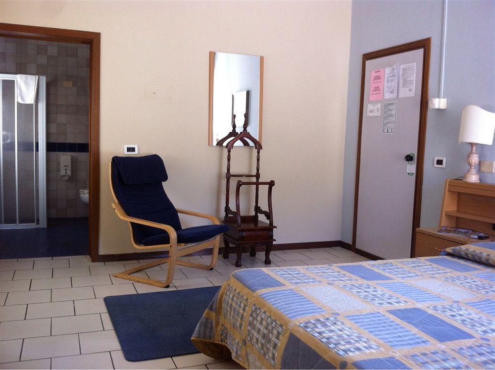 Hotel Cristallo Barga Fornaci di Barga エクステリア 写真