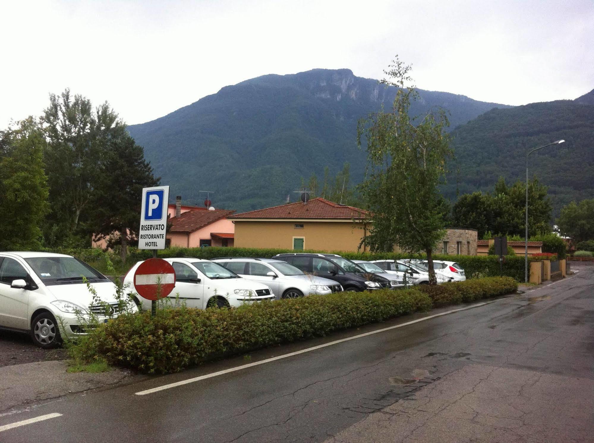 Hotel Cristallo Barga Fornaci di Barga エクステリア 写真